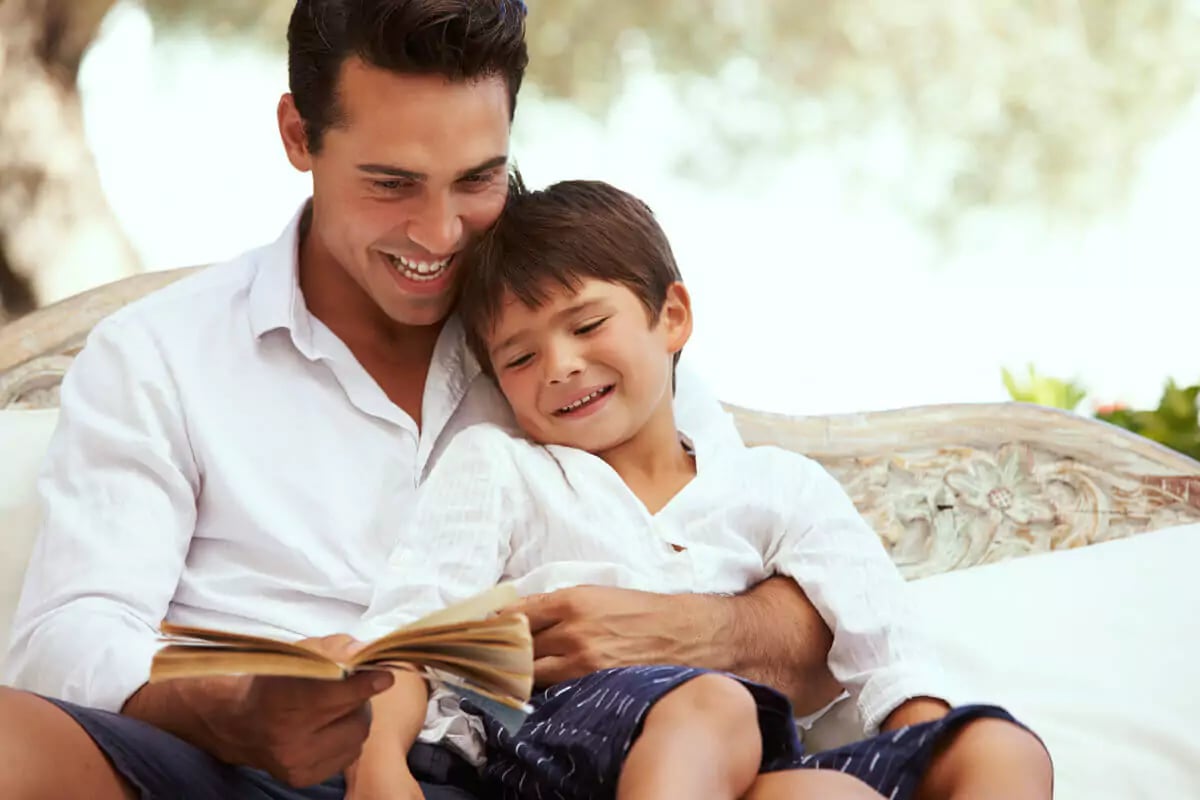 fahter-son-reading-n